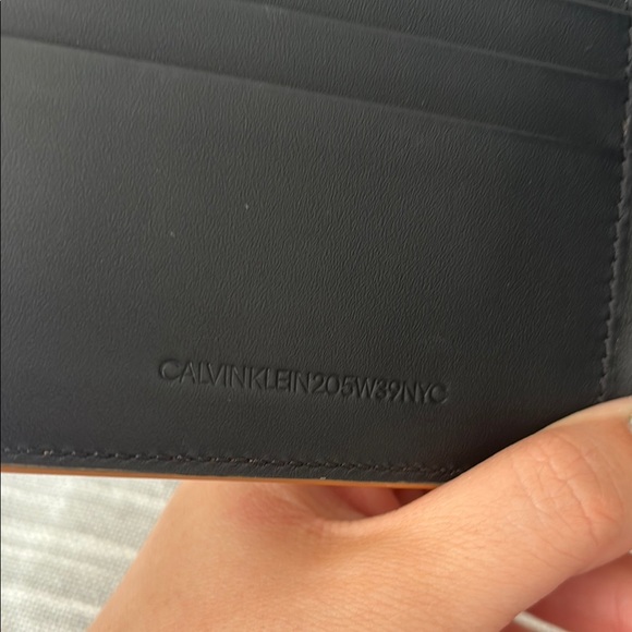 NWOT Calvin Klein 205W39NYC Tan Leather Men’s Wallet - Picture 2 of 6